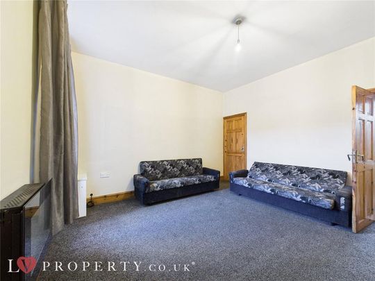 4 bedroom terraced house to rent - Photo 1