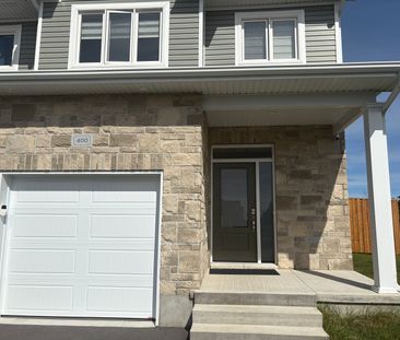 400 Buckthorn Dr, Kingston, ON K7P 0V6 - Photo 3