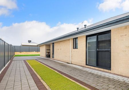 34 Parkhurst Avenue, Hilbert WA 6112 - House For Rent | Domain - Photo 5