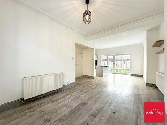 3 bedroom end of terrace house to rent - Photo 1