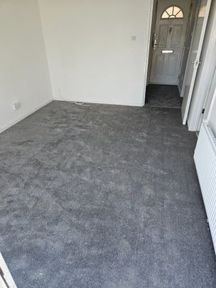4 Bed Terraced House, Berkeley Path, LU2 - Photo 1