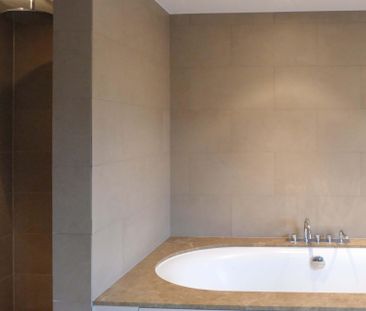 Kwalitatief afgewerkte villa met ruime garage en tuin | Gentsesteenweg - Photo 4