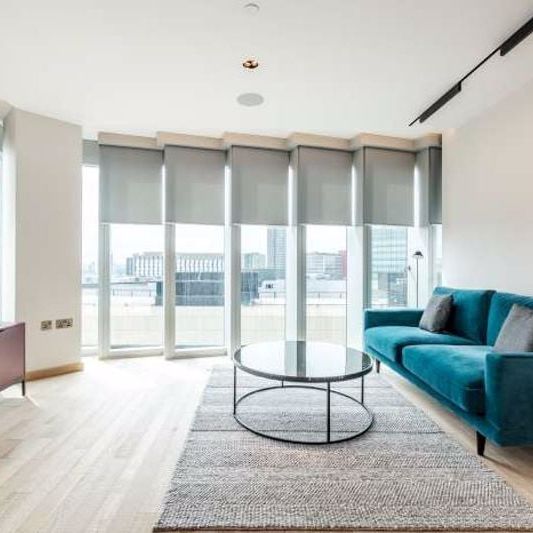 Manhattan Loft Gardens, 20 International Way, London - Photo 1