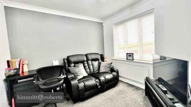 4 bedroom detached house to rent - Photo 1