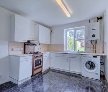 3 bedroom semi detached house to rent - Photo 5