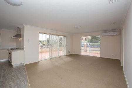 17 Cambrose Avenue - Photo 2