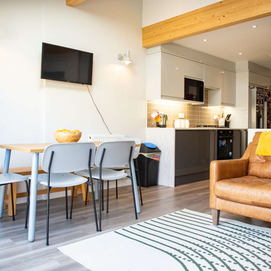 One of our latest and greatest houses for 6! - Photo 1