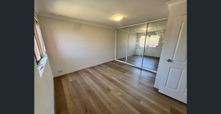 3 Bedroom Apartment for rent at Lakemba !!!!!!!!!!! - Photo 2