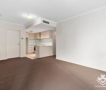 Modern 2-Bedroom Unit for Lease in Prime Location - Photo 2