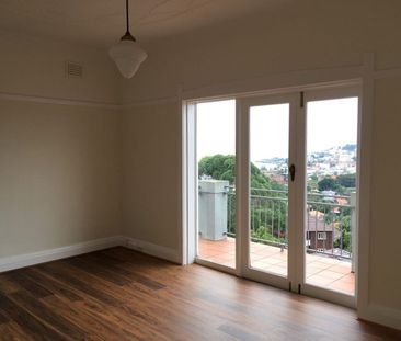 Unique Art Deco 1 bedroom apartment - Ocean and Coogee valley views - Photo 4