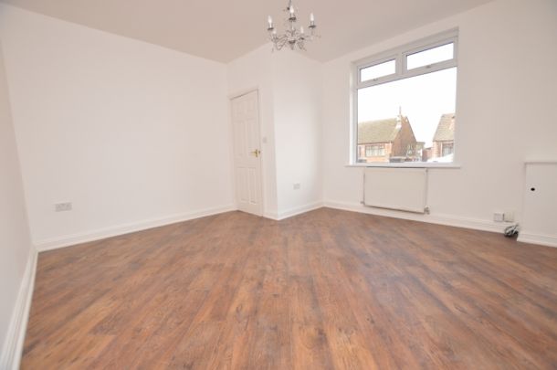 3 Bedroom Terraced House - Photo 1