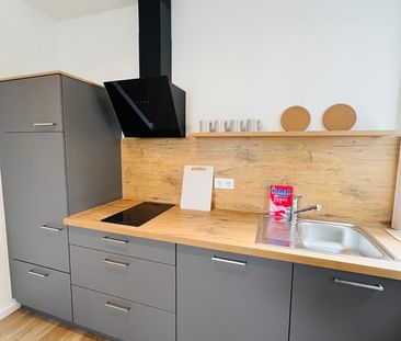 Modernes Wohnen mit Garten – Stilvoll möblierte 2-Zimmerwohnung in ... - Foto 1