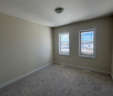 For Lease - 406 Eastbridge Avenue, Welland, Ontario - Photo 5