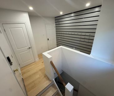 For Lease - 23 Argonne Crescent, Toronto, Ontario - Photo 1