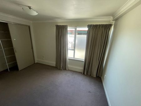 Hidden Private Gem. City North end - Photo 3