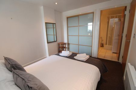 2 bedroom flat to rent - Photo 5