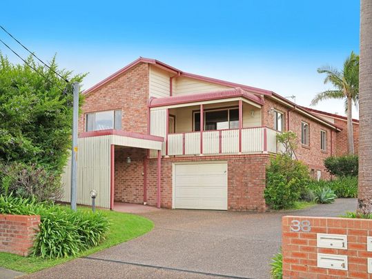 Shellharbour Village Stunner, freshly painted through out - Photo 1