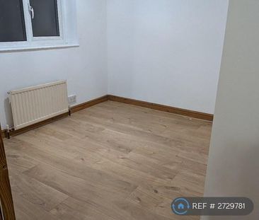 3 bedroom end of terrace house to rent - Photo 1