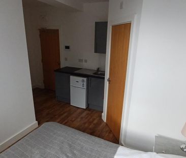 1 bedroom semi-detached house to rent - Photo 5