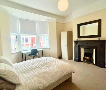 3 bedroom flat to rent - Photo 5