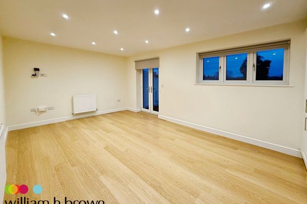 Purfleet Road, Aveley, SOUTH OCKENDON - Photo 1