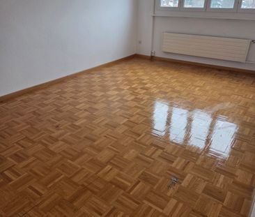Appartement 3 pièces à la Chaux-de-Fonds avec très belle vue - Photo 2