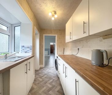 2 bed terraced house to rent in Peart Street, Burnley, BB10 - Photo 3