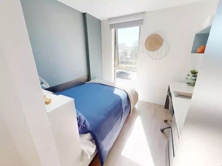 Accessible En-suite - Photo 5