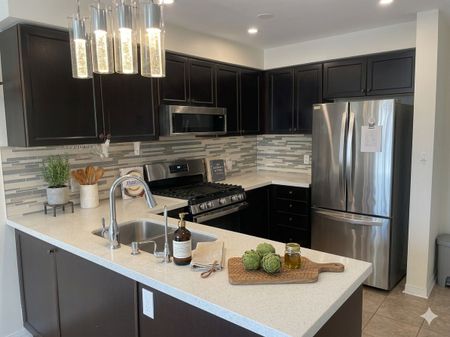 For Lease - 1359 Whitelaw Avenue, Oshawa, Ontario - Photo 5