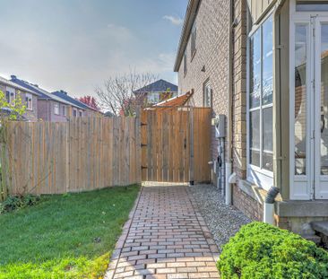 For Lease - 83 Formosa Drive, Richmond Hill, Ontario - Photo 6
