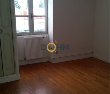 CENTRE DE LA TOUR DU PIN T3 AU 2EME ETAGE CUISINE/SEPAREE 1 SALON 2... - Photo 2