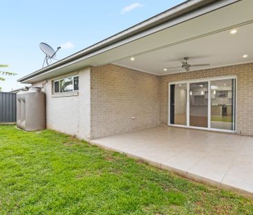 Stately Elegance Meets Modern Comfort in Spring Farm - Photo 5