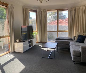 ***UNDER APPLICATION*** FANTASTIC LOCATION, SPACIOUS HOMELY UNIT! - Photo 6