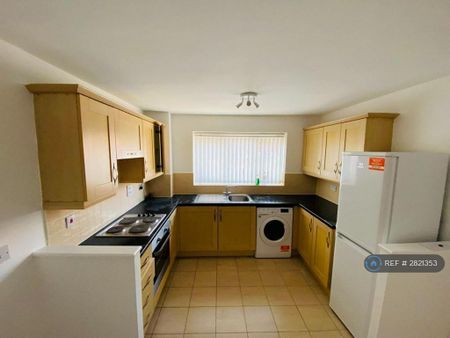 2 bedroom flat to rent - Photo 5