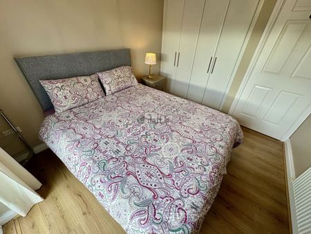 Apartment to rent in Dublin, Swords, Holywell Ave - Photo 3