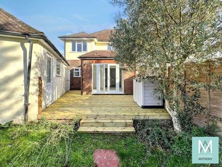 Broomfield Avenue, Worthing, BN14 - Photo 5