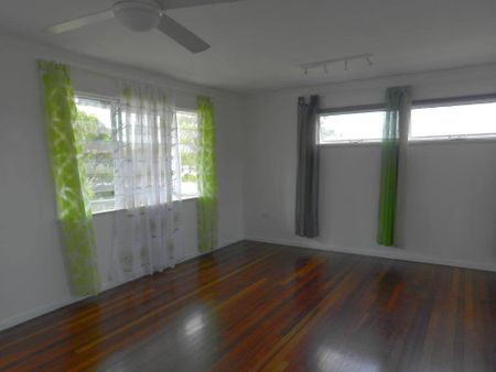 Classic Home - Photo 2