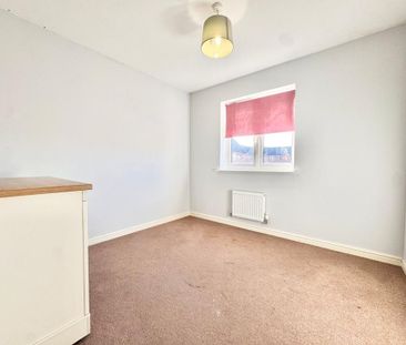 3 bedroom end of terrace house to rent - Photo 5