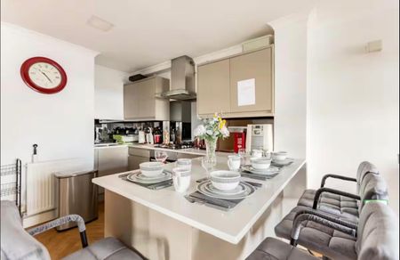 2 Bed Semi-Detached House, Highfield Avenue, NW11 - Photo 4