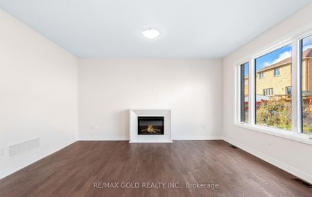 For Lease - 8 Boswell Drive, Brampton, Ontario - Photo 2