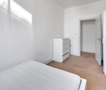 3 bedroom apartment to rent - Photo 3