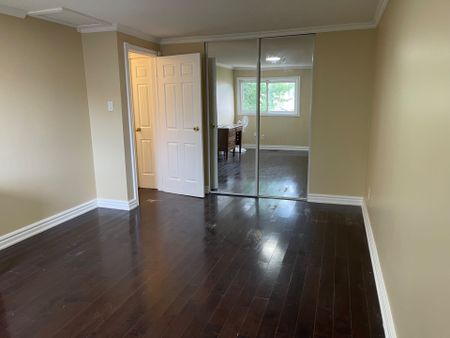 For Lease - 166 Hupfield Trail Unit# Front Unit, Toronto, Ontario - Photo 2