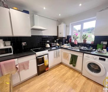 3 bedroom semi-detached house to rent - Photo 6