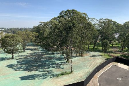 “Near New Carpet | Bright” - Photo 3