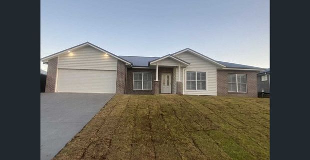 CALALA - Four Bedroom Hamptons Style Home - Photo 1