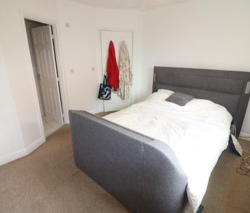 4 bedroom detached house to rent - Photo 4