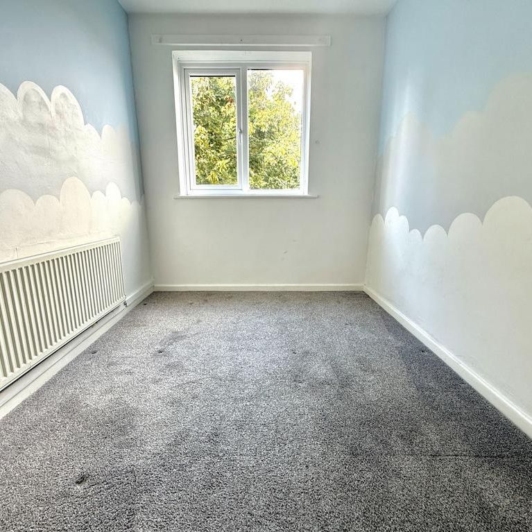 3 bedroom flat to rent - Photo 1
