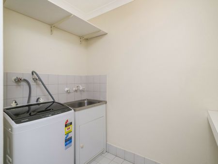 Delightful Villa in Prime Location - Photo 5