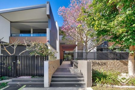 Elegant One-Bedroom Haven in the Heart of Bulimba - Photo 4