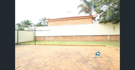 MODERN 4 BEDROOM HOUSE - Photo 5